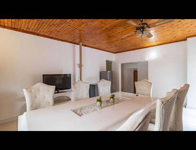 4 BEDROOM HOUSE FOR SALE IN WATERKLOOF GLEN